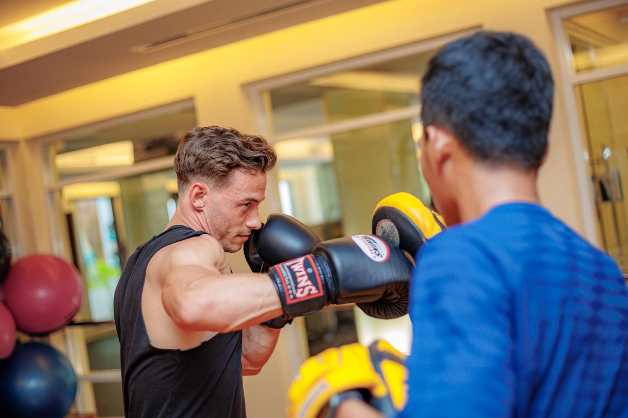 Jw Marriott Khao Lak Resort And Spa Exterior foto Training with a sparring partner
