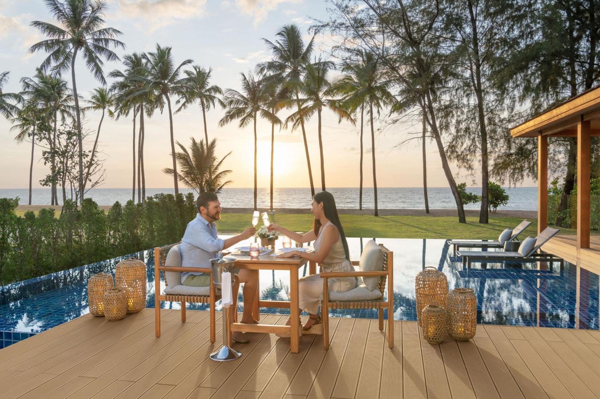 Jw Marriott Khao Lak Resort And Spa Exterior foto The Beach Club